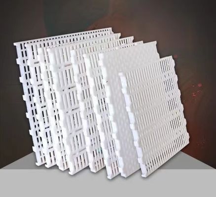UV Resistant Plastic Slatted Floor Smooth Surface With Various Options